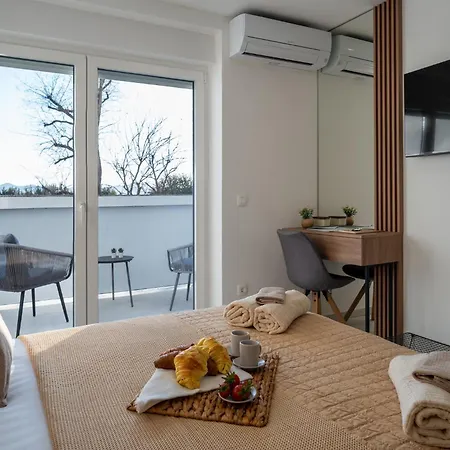 Lumanis Apartamento Zadar