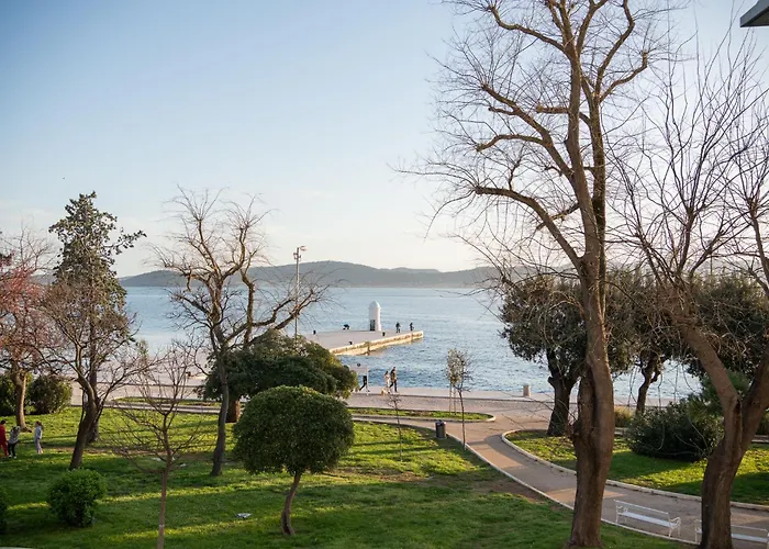 Lumanis アパート ザダル